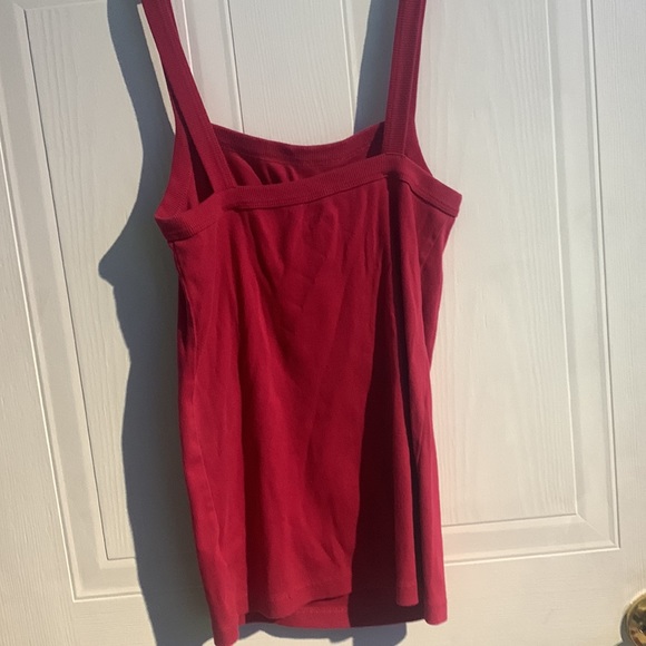 Red body fit tank top - Picture 3 of 3